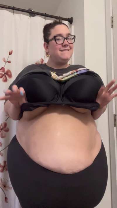 Redgifs was being dumb for like a whole week so now that I can post again here&rsquo;s a titty drop 😘😘