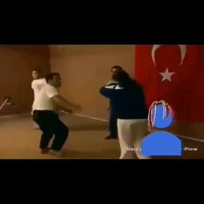 &Uuml;st&uuml;n ninja