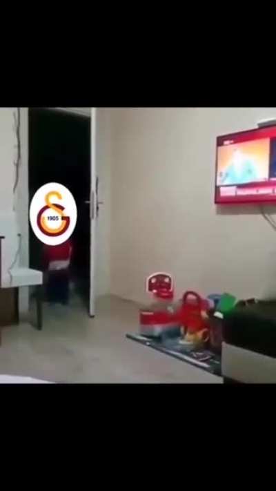 K*radenizlilerin Galatasarayi g&ouml;tten sikmesi