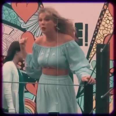 Taylor&rsquo;s tits