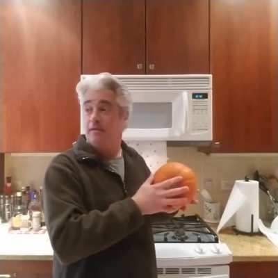 Flat Earther cuts his livestream short due to his wife who has no time for "bullshit".