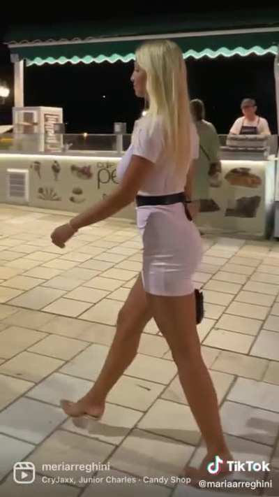 Busty Italian @mariaarreghini