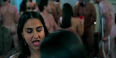 [Topless] Nili Rain Segal (Breasts), Uncredited Blonde (Breasts) &amp;amp; Nude Extras in The Sex Lives of College Girls [S1E2-2021]