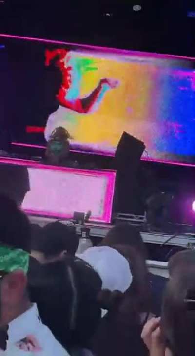 This guy was so geeked I didn&rsquo;t see him look at the performer once lmao