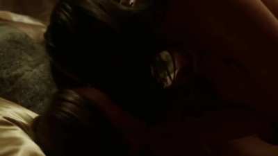 Cathrine Walker and Alexis Peterman in 'Strike Back' S4E5