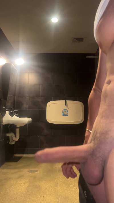 19 year old horny at Home Depot&hellip;