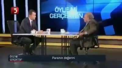 Osman Hoca; Doların Artışının Sebebi'ni herkesin anlayabileceği gibi g&uuml;zelce anlatmış... Bu arada Dolar 8 lirayı ge&ccedil;ti...