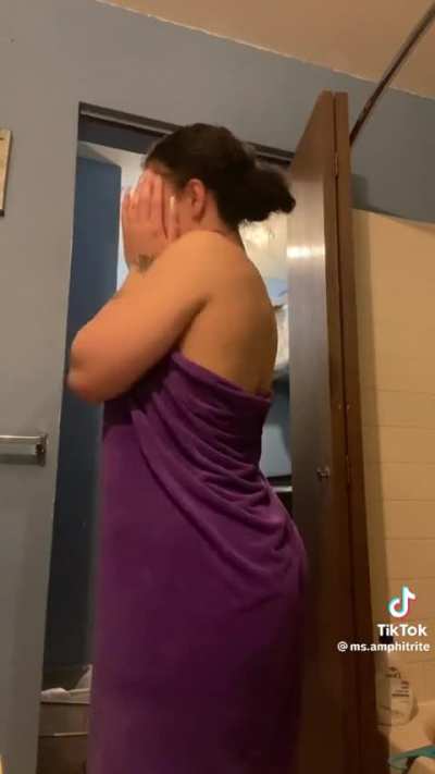 Towel claps😳