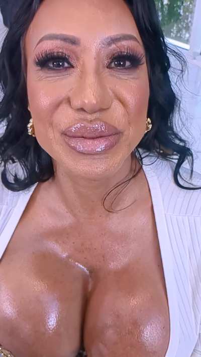 The bimbo queen 👑