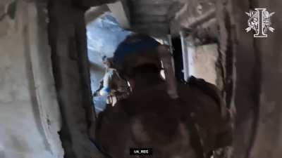 Group of fleeing Russians is spotted and Magdumped by Ukrainian SOF fighter who set up ambush behind the building being attacked by heavy machine gun fire and FPV from the front during urban fighting in Pivnichnoye, near Toretsk, Donetsk region [August 20