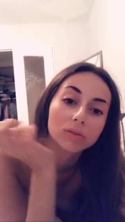 Here&rsquo;s some stuff boys sadly she never revealed her goodies but she did have some good nude twerking