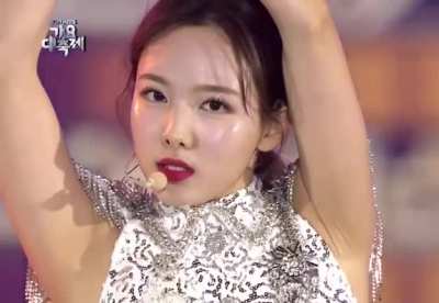 Nayeon (TWICE)