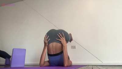my ass stretched out my leggings