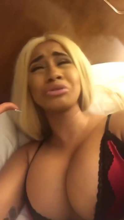 Cardi B&lsquo;s fat tits