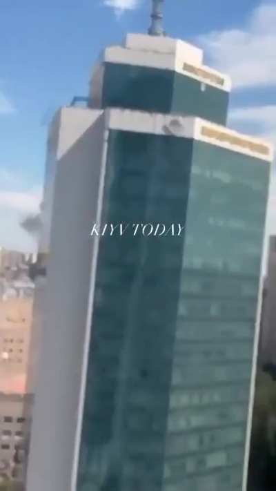 New footage of a Russian X-101 long-range missile directly hitting the children's hospital "Ohmadyt" in Kyiv earlier today