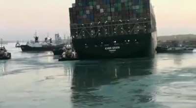Ship crisis ends. Floating the vessel "Evergreen", managing its engines and preparing it to return to sea