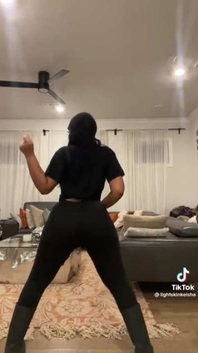 Keishaa Throwin&rsquo; It 🥵