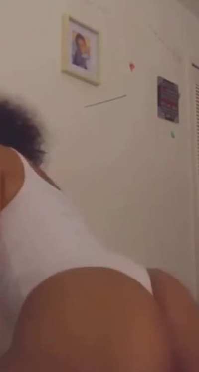 Mrs.TalkThatNutOut this ain&rsquo;t no regular, morning wood? let me talk it out release it baby😩🍆💦