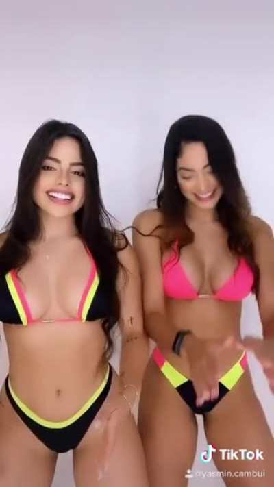 Yasmin Cambu&iacute; e Walesca Melo