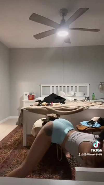 Bhad Bhabie showing off how it&rsquo;s done 🍑