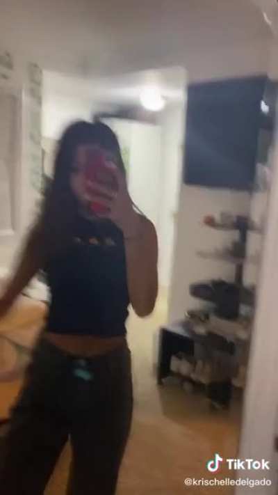 Krischelle models the week