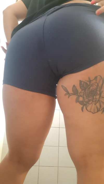 I enjoy getting my poop on my boyfriend's shorts. I'm such a pig and he doesn't know it.