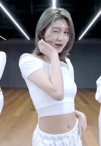 Gaeul in all white