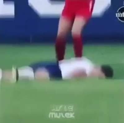 To get in her way.