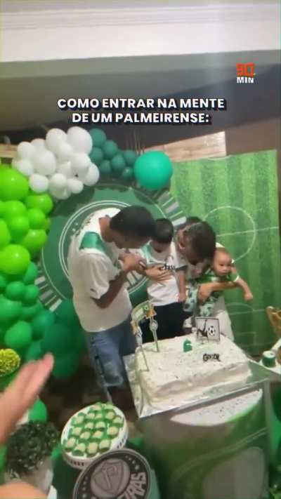 Aten&ccedil;&atilde;o Aten&ccedil;&atilde;o, n&atilde;o fa&ccedil;am isso com o amiguinho, ainda mais se for palmeirense