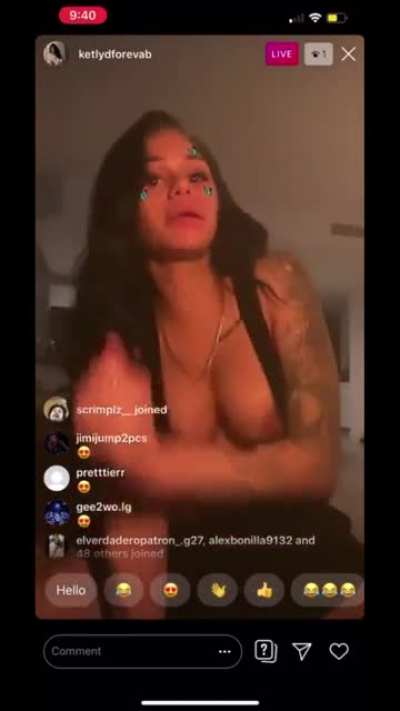 Titties out 👅💦