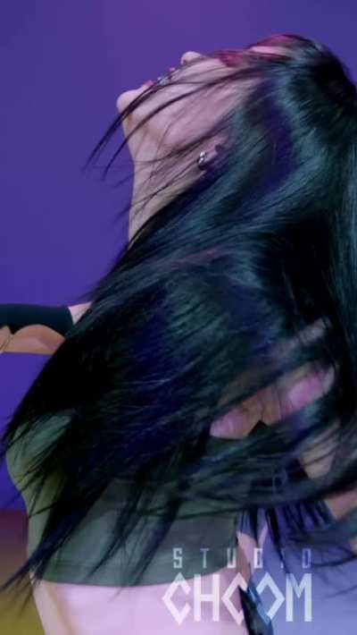 ITZY - Yeji & Ryujin