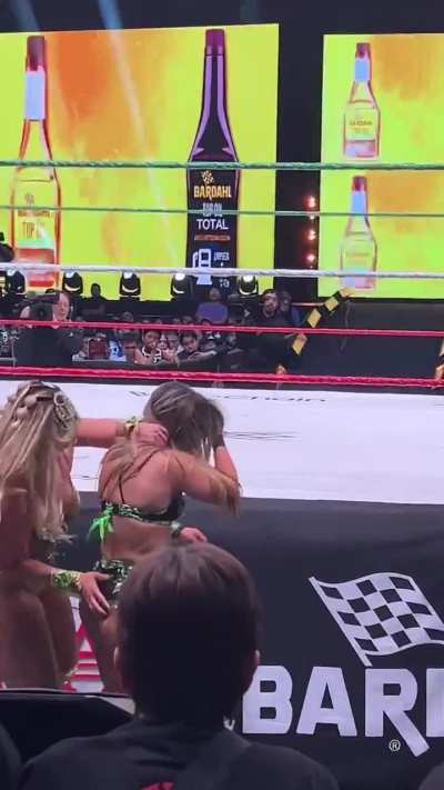 Lola Vice & La Hiedra from AAA