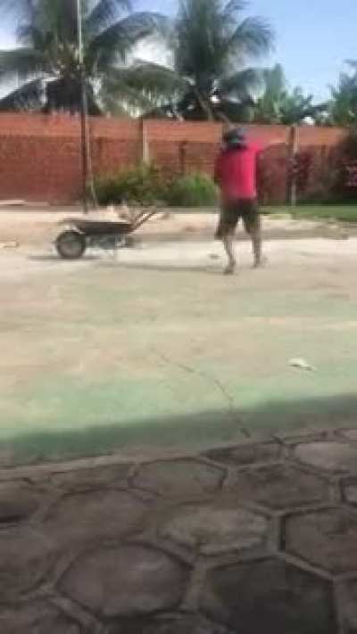 Um post que n&atilde;o &eacute; sobre pol&iacute;tica . (Ativa o som)