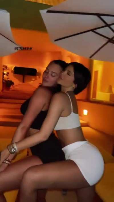 Kylie &amp;amp; Stassie