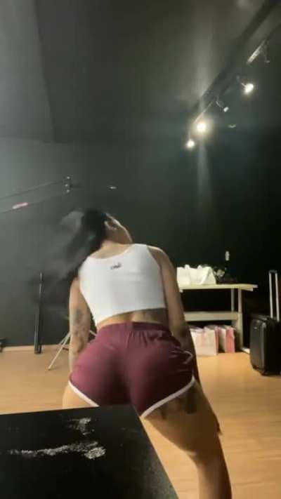 Mc Mirella