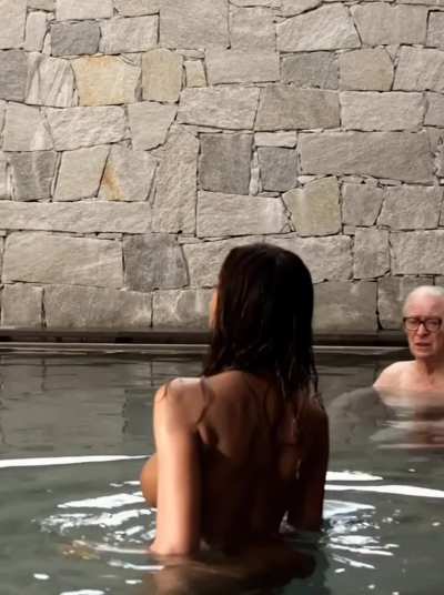 M&atilde;d&atilde;lina Diana Ghenea full-frontal and epitomizing divine femininity in Youth (2015)