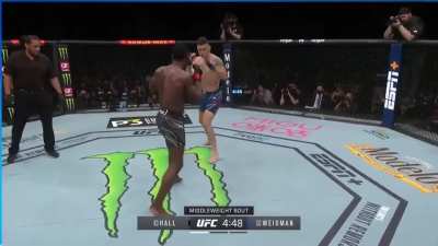 O mundo d&aacute; voltas... Chris Weidman acaba de ter um ferimento extremamente parecido com o que Anderson Silva teve quando lutou contra ele.
