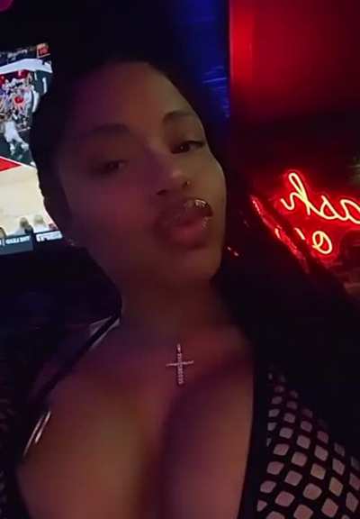 😘