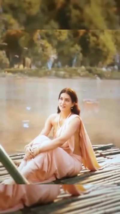 Kriti Sanon Had to not show any skin in this because you know yet still she managed to show her body so sexually in this movie do your agree with me if so what should she get in return for such act. 🥵✋🍒