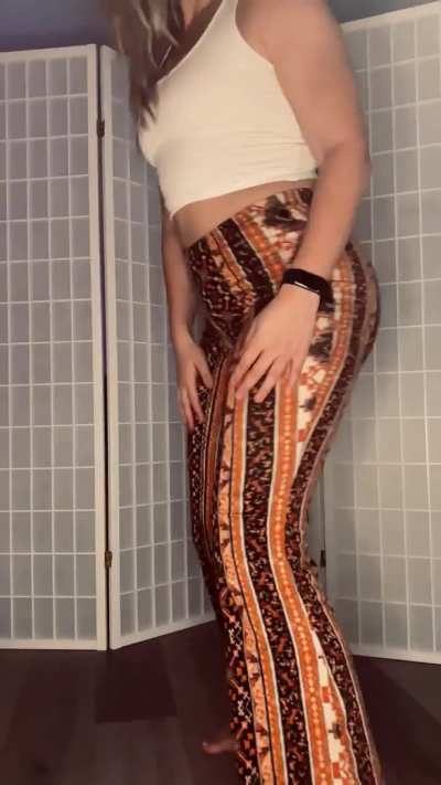 Is my flare pants look pretty good on me ?