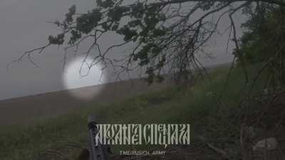 Russian soldier shoots down a Ukranian FPV drone with his rifle