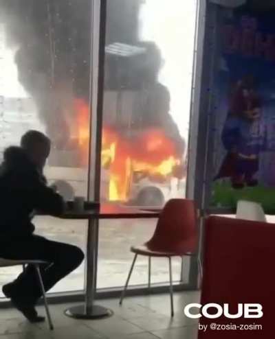 Her bakan a&ccedil;ıklamasından sonra T&uuml;rkiye'den &ccedil;ıkamadan &ouml;l&uuml;p gideceğini anladığında olur gibi