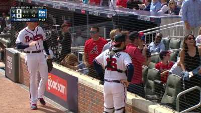 [Highlight] Chipper Jones drops pop fly foul ball.