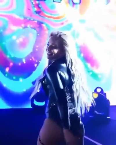 That ass tho😩