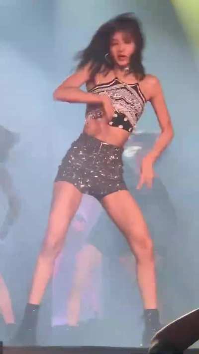 the way she dances is just unreal 😩