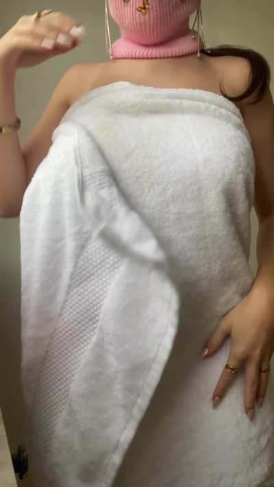 Revealing my teen tits! 😇