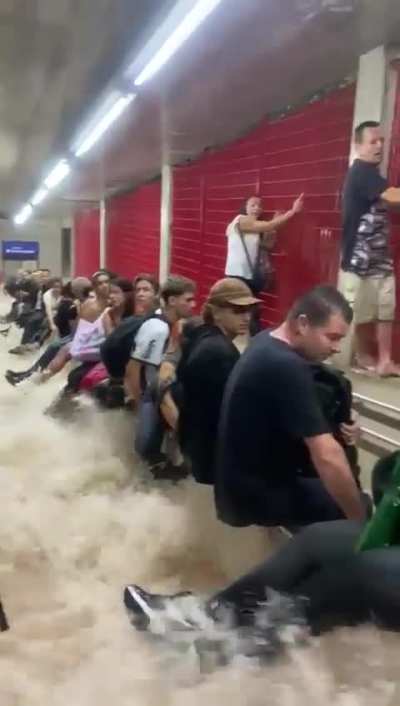 Linha azul agora h&aacute; pouco