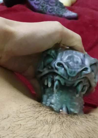 More monster Maw action, with an almost knotted tongue 👅