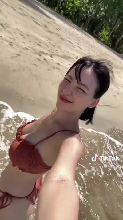 bouncy asian thot