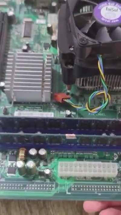 I provide PC assembly services. If you have any questions, please contact me.